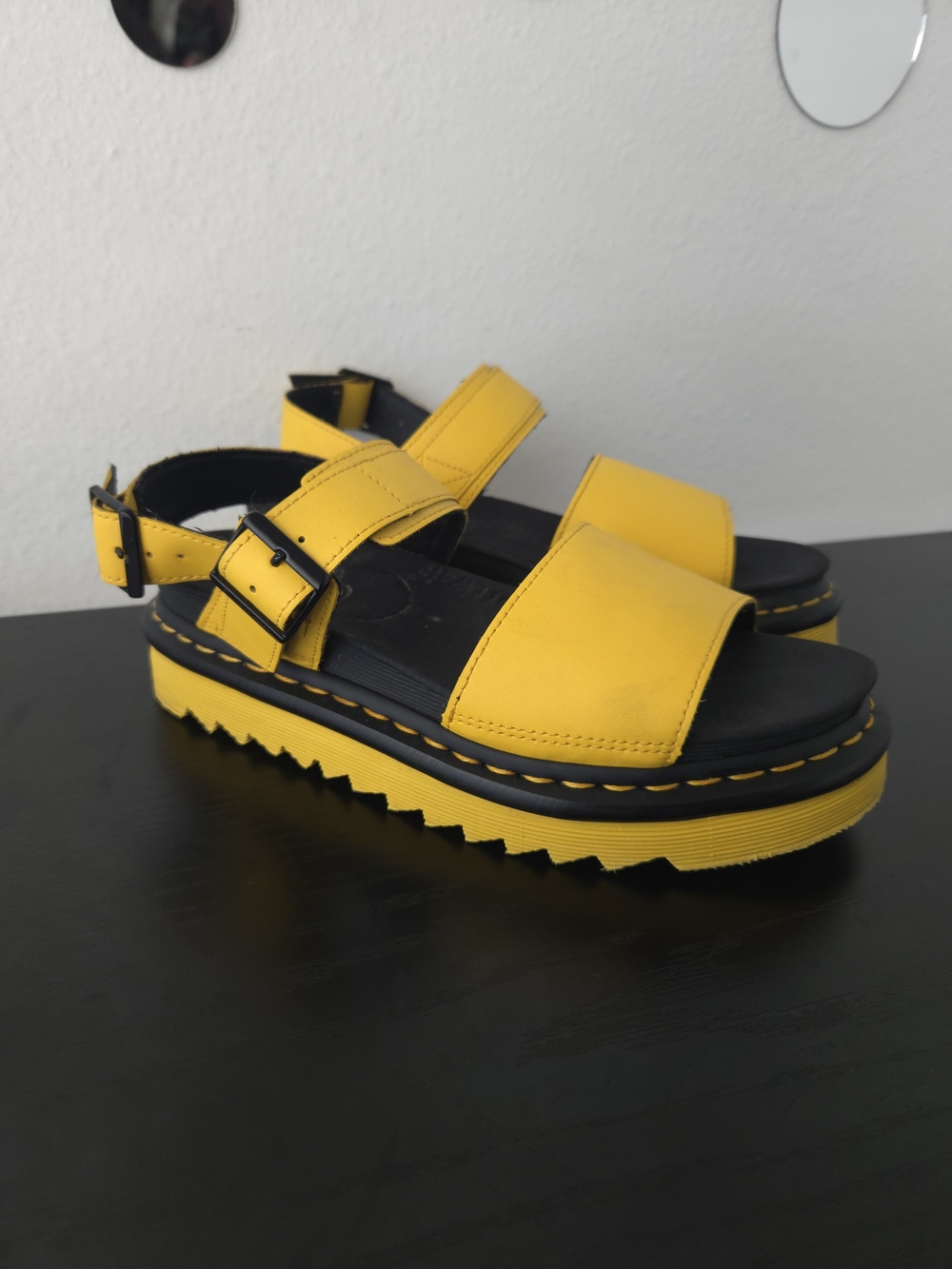 Dr Martens Voss Yellow Leather Strap Platform Sandals Womens Size 8 Chunky
